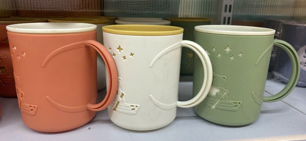 Cốc nhựa màu hình gấu 5027 