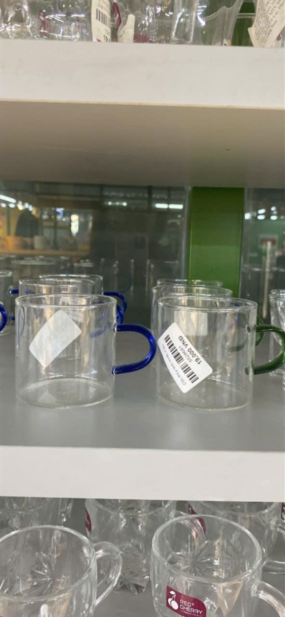 Cốc thuỷ tinh nhiều màu 