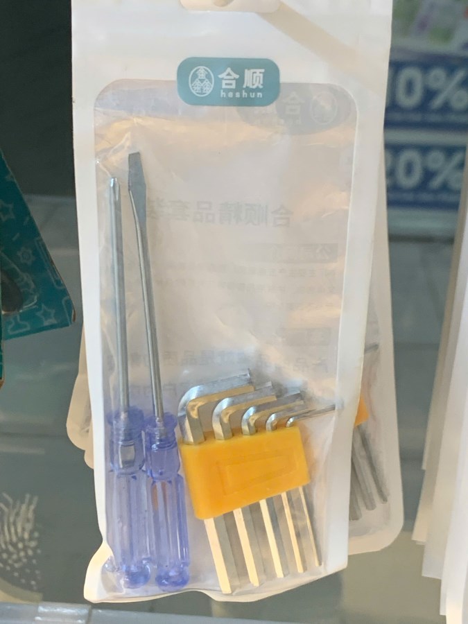 Tua vít trong suốt với 10 hình lục giác bên trong 