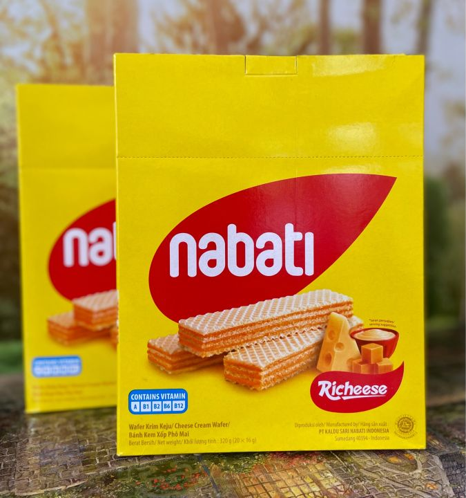 Thưởng thức bánh Nabati - Hương vị ngọt ngào, hòa quyện giữa bánh xốp và lớp kem tinh tế 