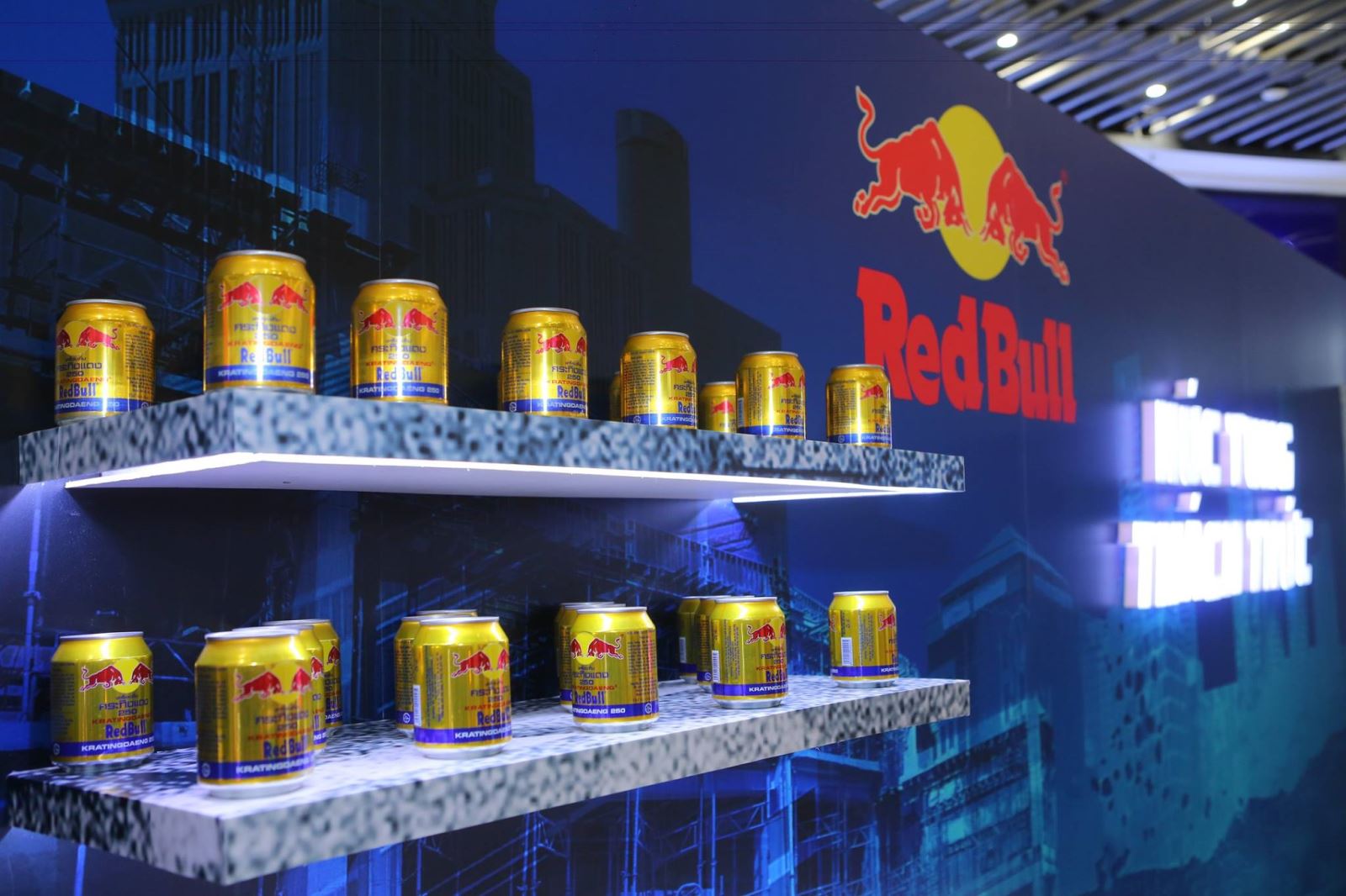 Redbull – Năng lượng mạnh mẽ, vượt qua mọi thách thức!