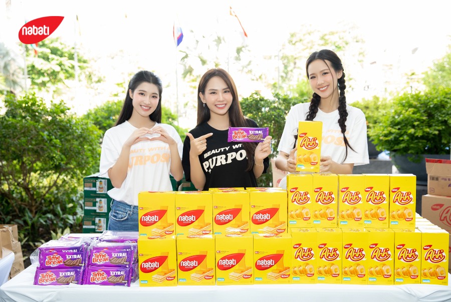 Thưởng thức bánh Nabati - Hương vị ngọt ngào, hòa quyện giữa bánh xốp và lớp kem tinh tế 