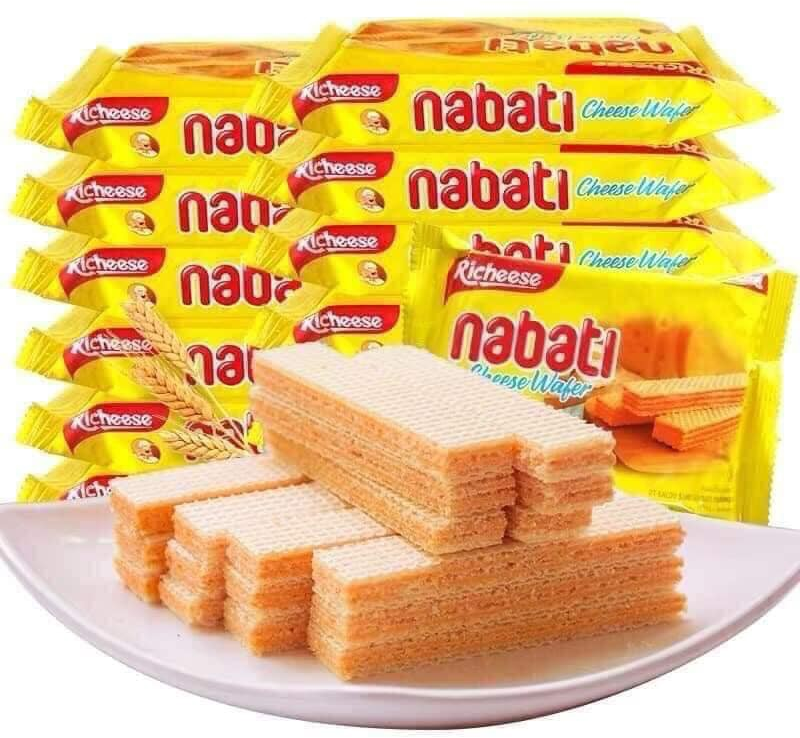 Thưởng thức bánh Nabati - Hương vị ngọt ngào, hòa quyện giữa bánh xốp và lớp kem tinh tế 