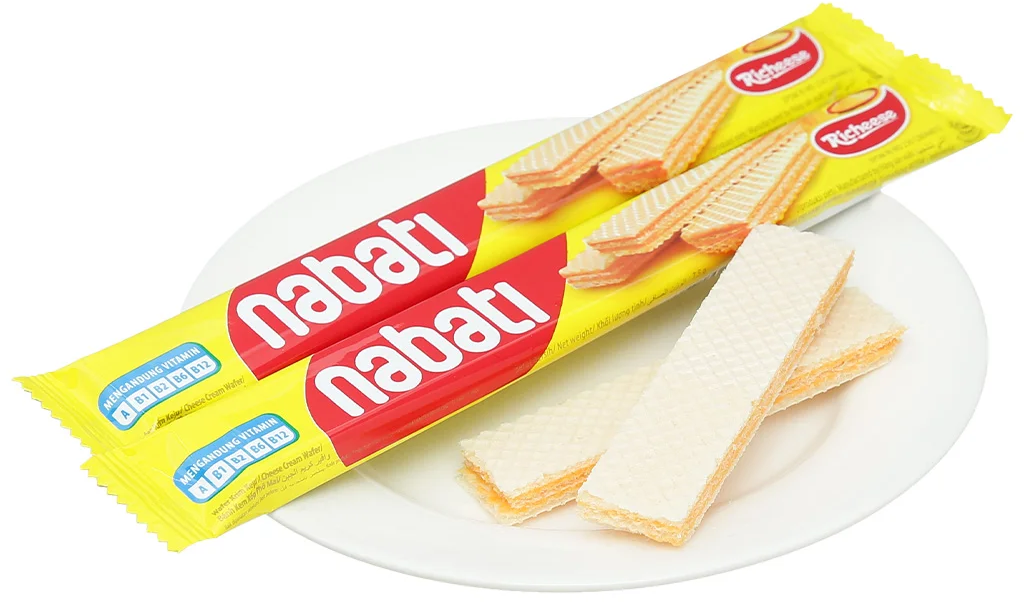 Thưởng thức bánh Nabati - Hương vị ngọt ngào, hòa quyện giữa bánh xốp và lớp kem tinh tế 