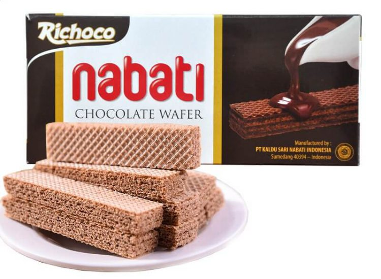 Thưởng thức bánh Nabati - Hương vị ngọt ngào, hòa quyện giữa bánh xốp và lớp kem tinh tế 